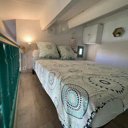 Apartment Emeraude -parking- Clim - Pinede - Proche Village Naturiste *