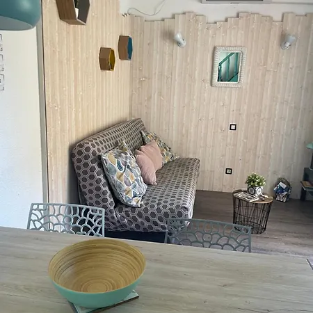 Emeraude -parking- Clim - Pinede - Proche Village Naturiste
