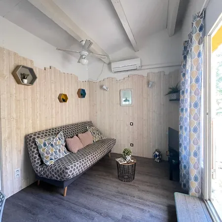 Apartment Emeraude -parking- Clim - Pinede - Proche Village Naturiste